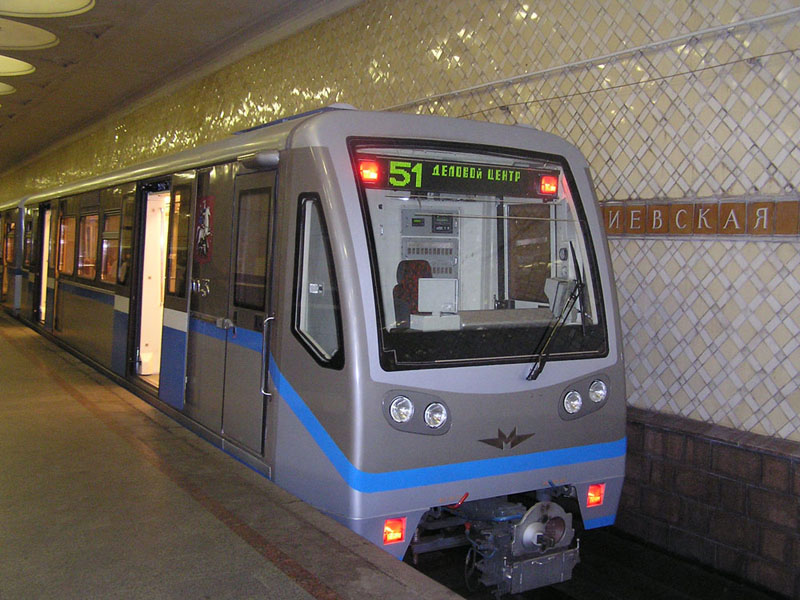 Поезд метро
